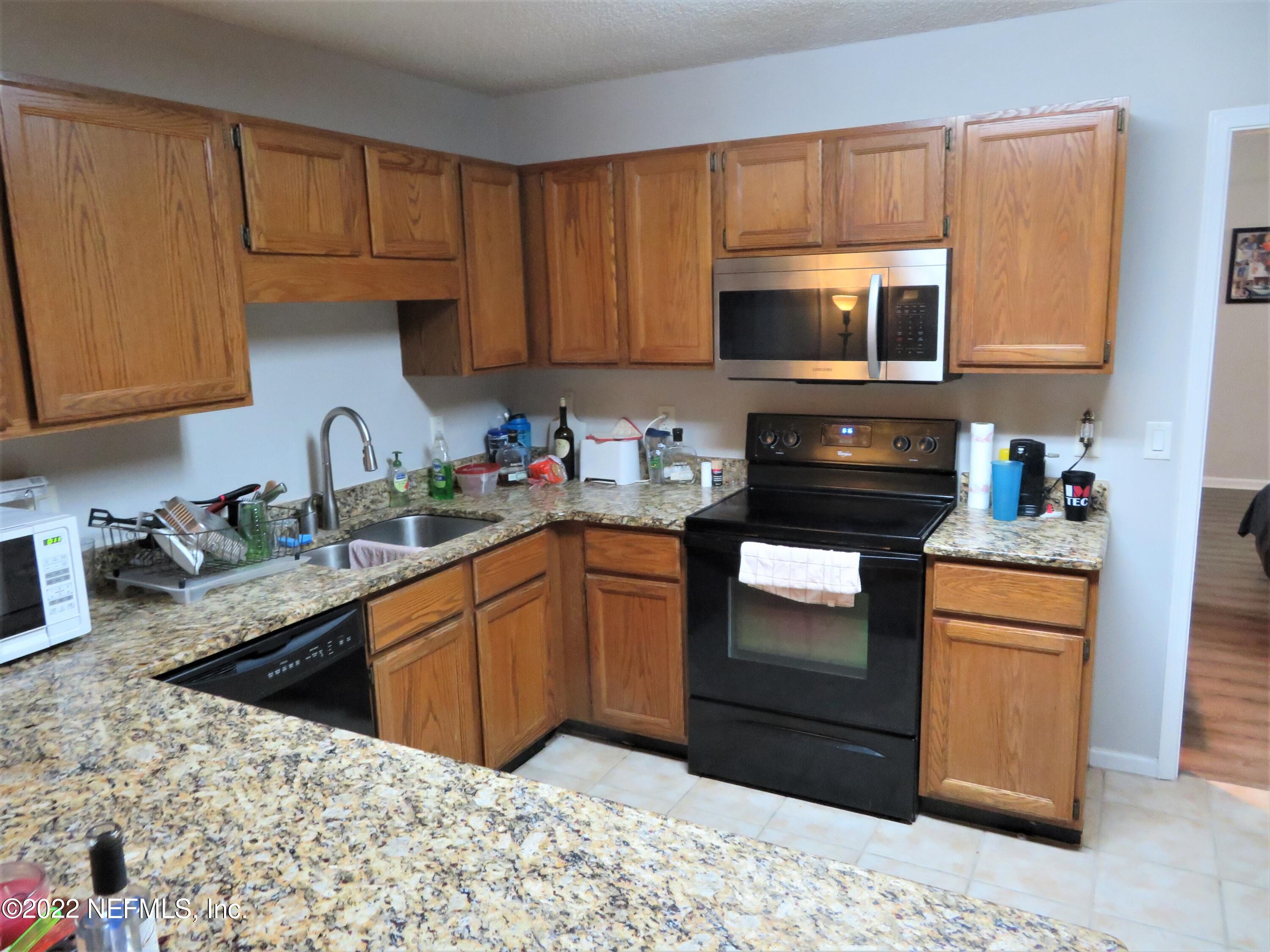 11941 Remsen Road Jacksonville, FL 32223 - Photo 6 of 10 Kitchen