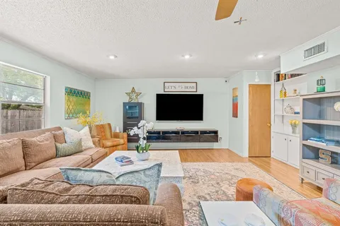 $285,000 | 3401 West Fuller Avenue, Fort Worth, TX 76133
