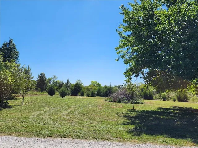$15,000 | 42 Iowa Drive, Linn Valley, KS 66040