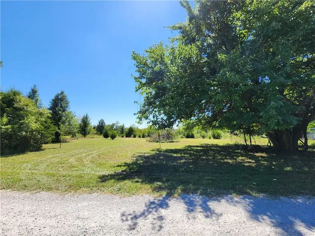 $15,000 | 42 Iowa Drive, Linn Valley, KS 66040