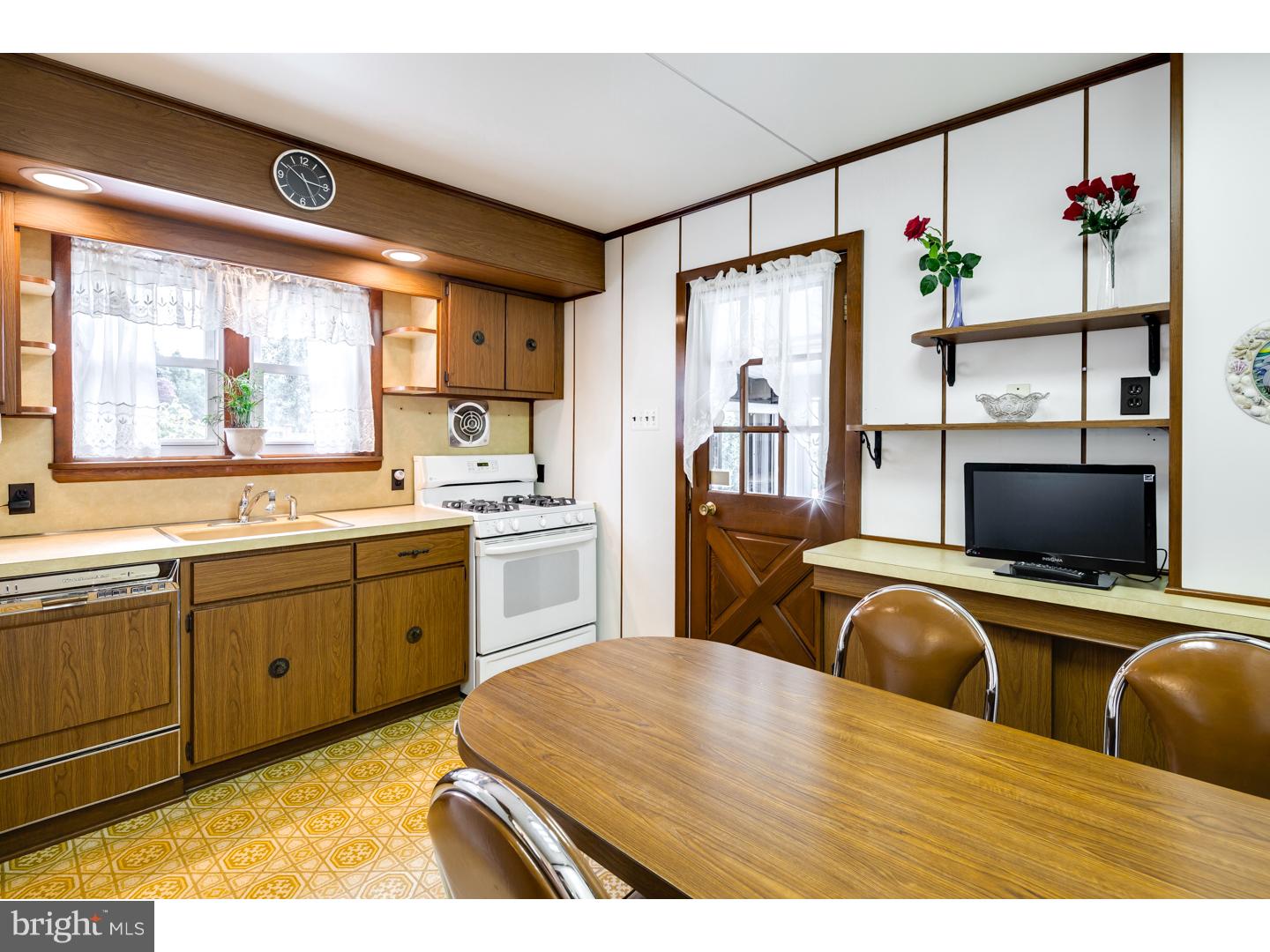 8989 Verree Road Philadelphia, PA 19115 - Photo 7 of 25