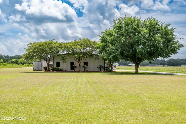 $349,500 | 1091 Grain Elevator Road, Arnaudville, LA 70512