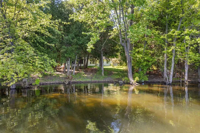 $575,000 | 414 Green Point Road, North Hero, VT 05474