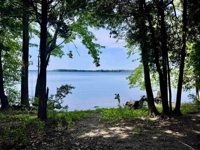 $575,000 | 414 Green Point Road, North Hero, VT 05474