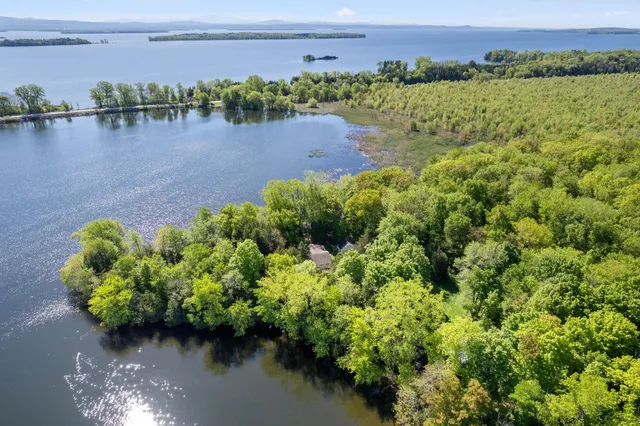 $575,000 | 414 Green Point Road, North Hero, VT 05474