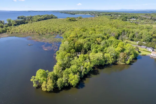 $575,000 | 414 Green Point Road, North Hero, VT 05474