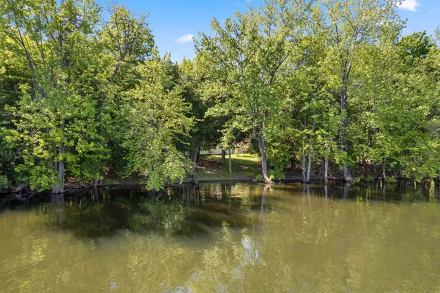 $575,000 | 414 Green Point Road, North Hero, VT 05474