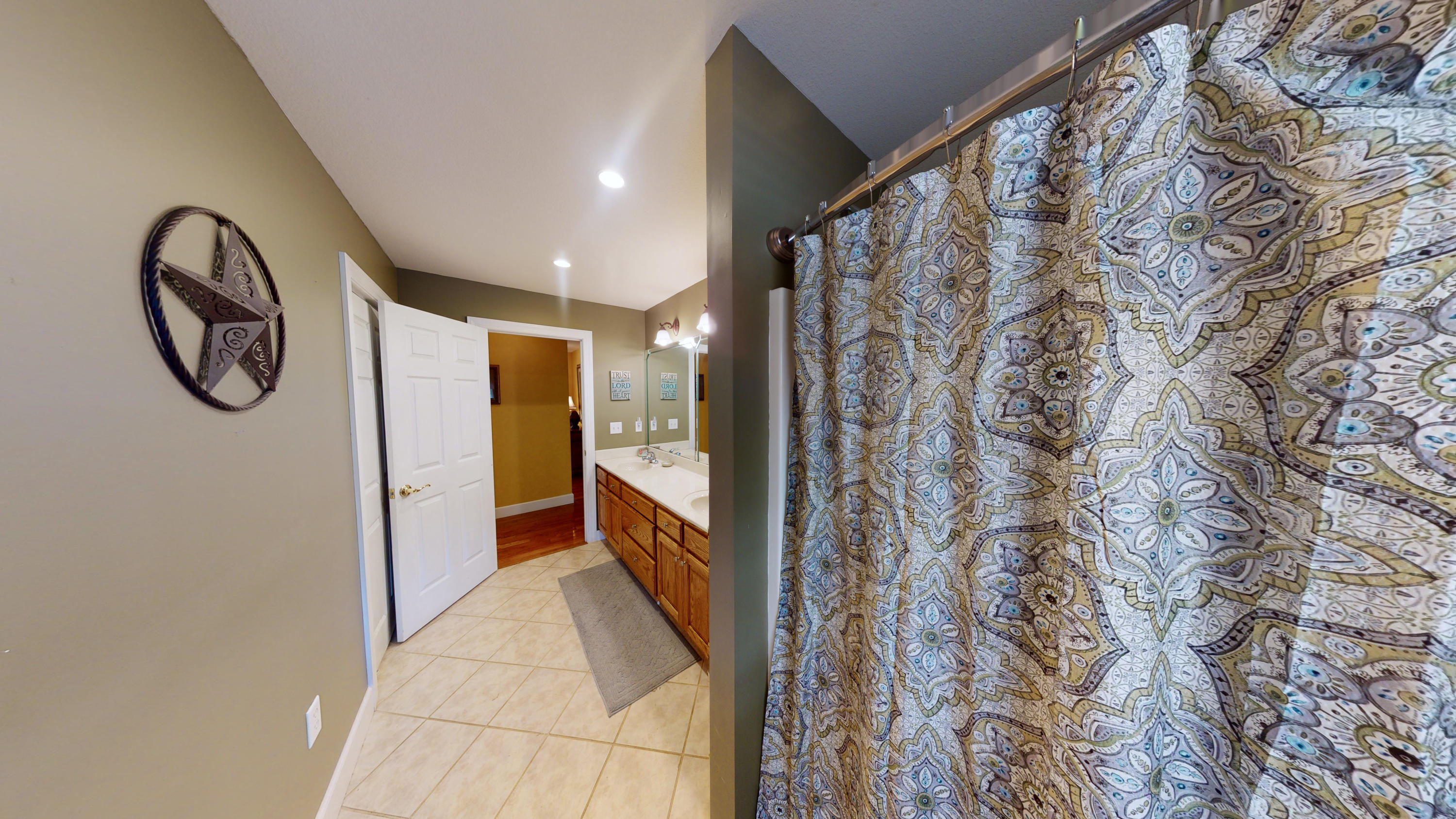 305 Hills Road Dayton, TN 37321 - Photo 23 of 41 13- Full bath