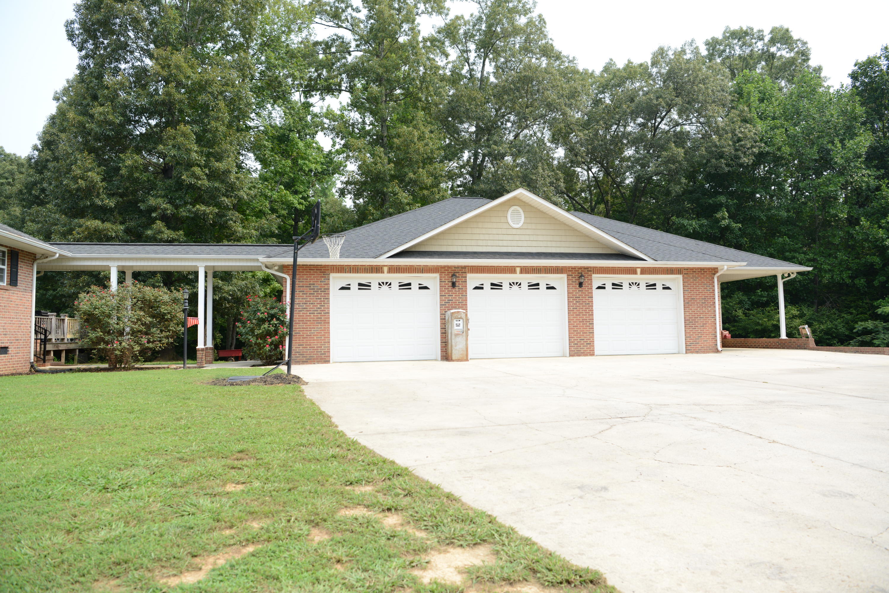 305 Hills Road Dayton, TN 37321 - Photo 33 of 41 2- Garage