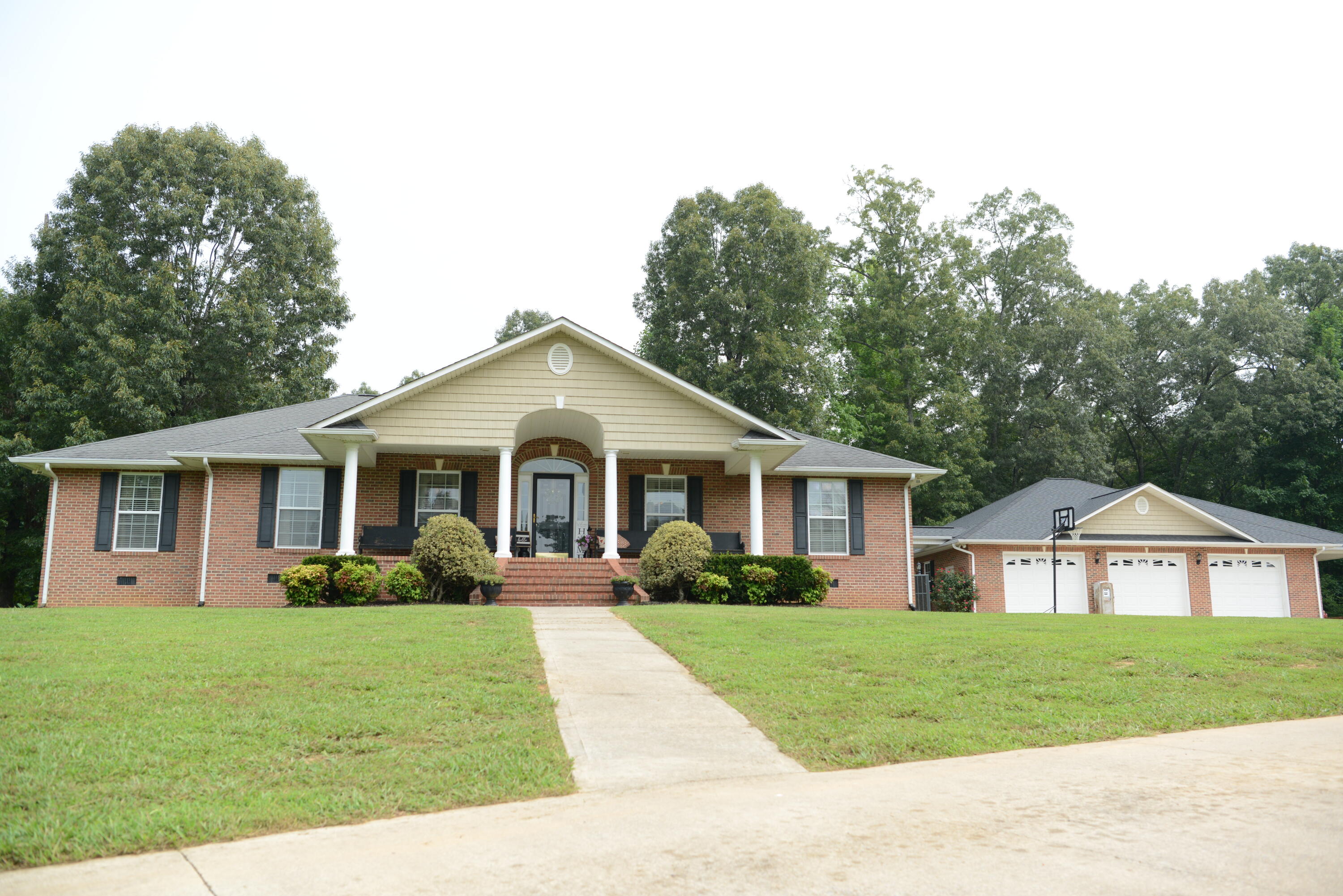 305 Hills Road Dayton, TN 37321 - Photo 34 of 41 Front View