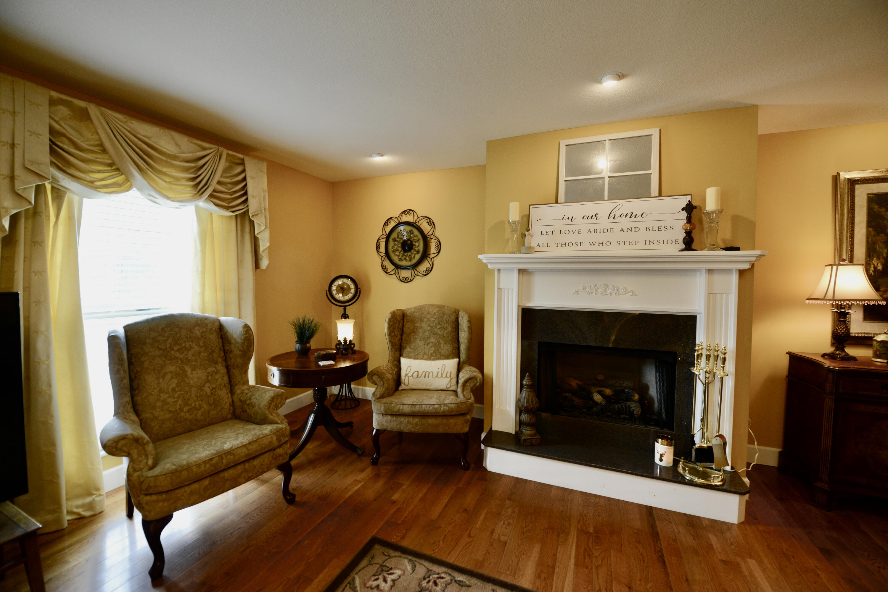 305 Hills Road Dayton, TN 37321 - Photo 7 of 41 7- living room