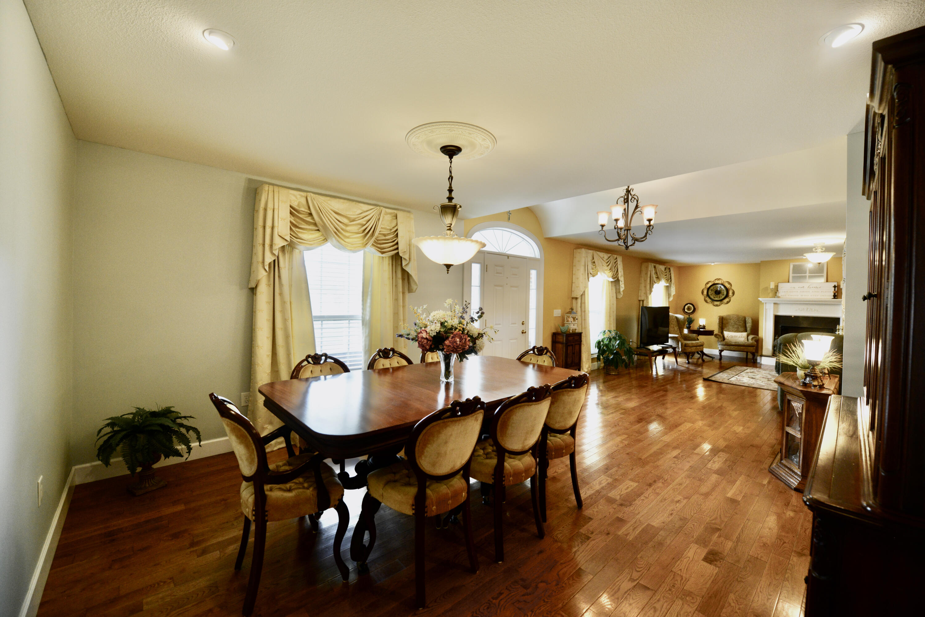 305 Hills Road Dayton, TN 37321 - Photo 8 of 41 6-dining room