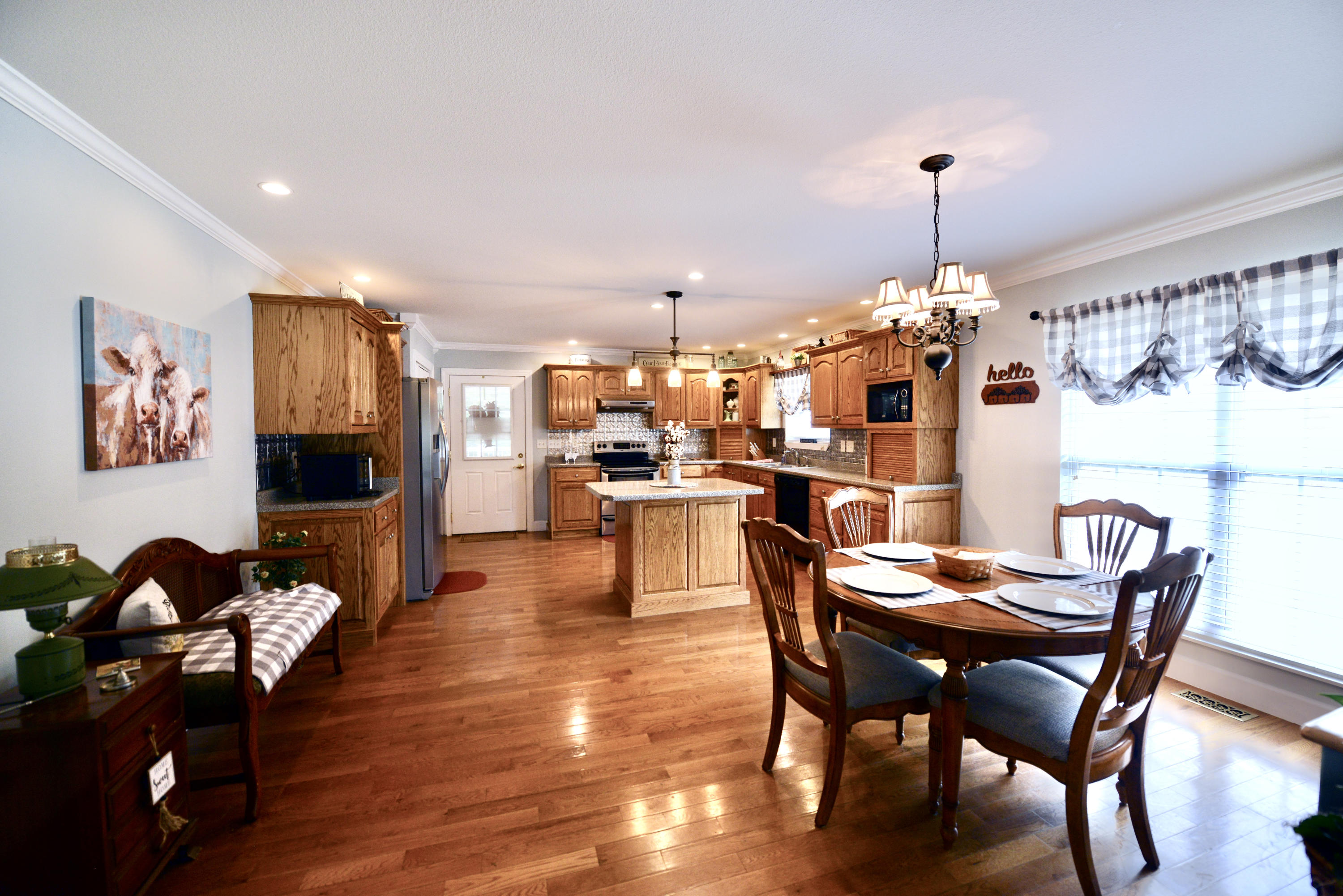 305 Hills Road Dayton, TN 37321 - Photo 10 of 41 4- kitchen