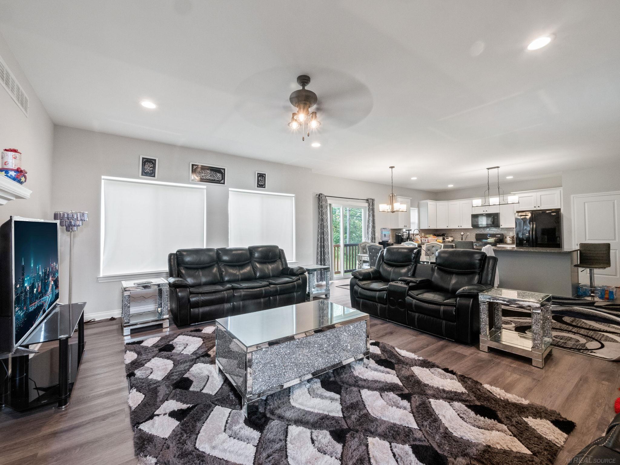 2335 East Maple Road Troy, MI 48083 - Photo 13 of 34
