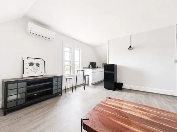 $2,150 | 937 Webster Street, Unit 2, Marshfield, MA 02050