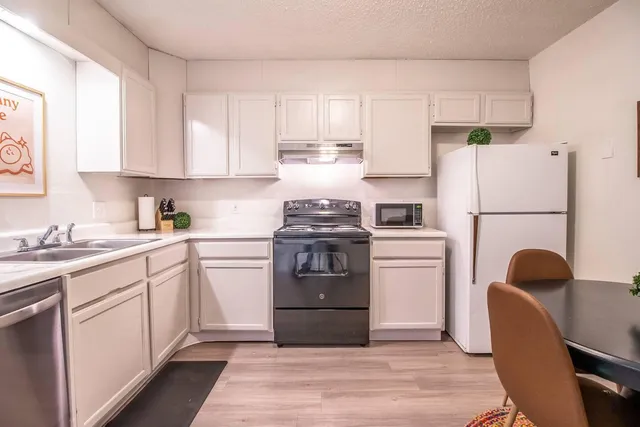 $995 | 5806 6th Street, Unit C, Lubbock, TX 79416