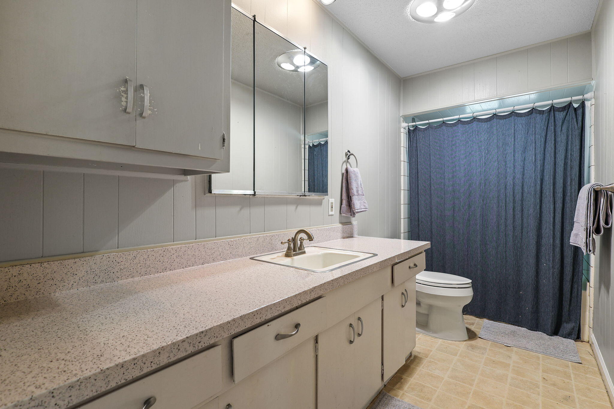 6842 Riverside Drive Redding, CA 96001 - Photo 11 of 33 10-web-or-mls-LZ0A0075