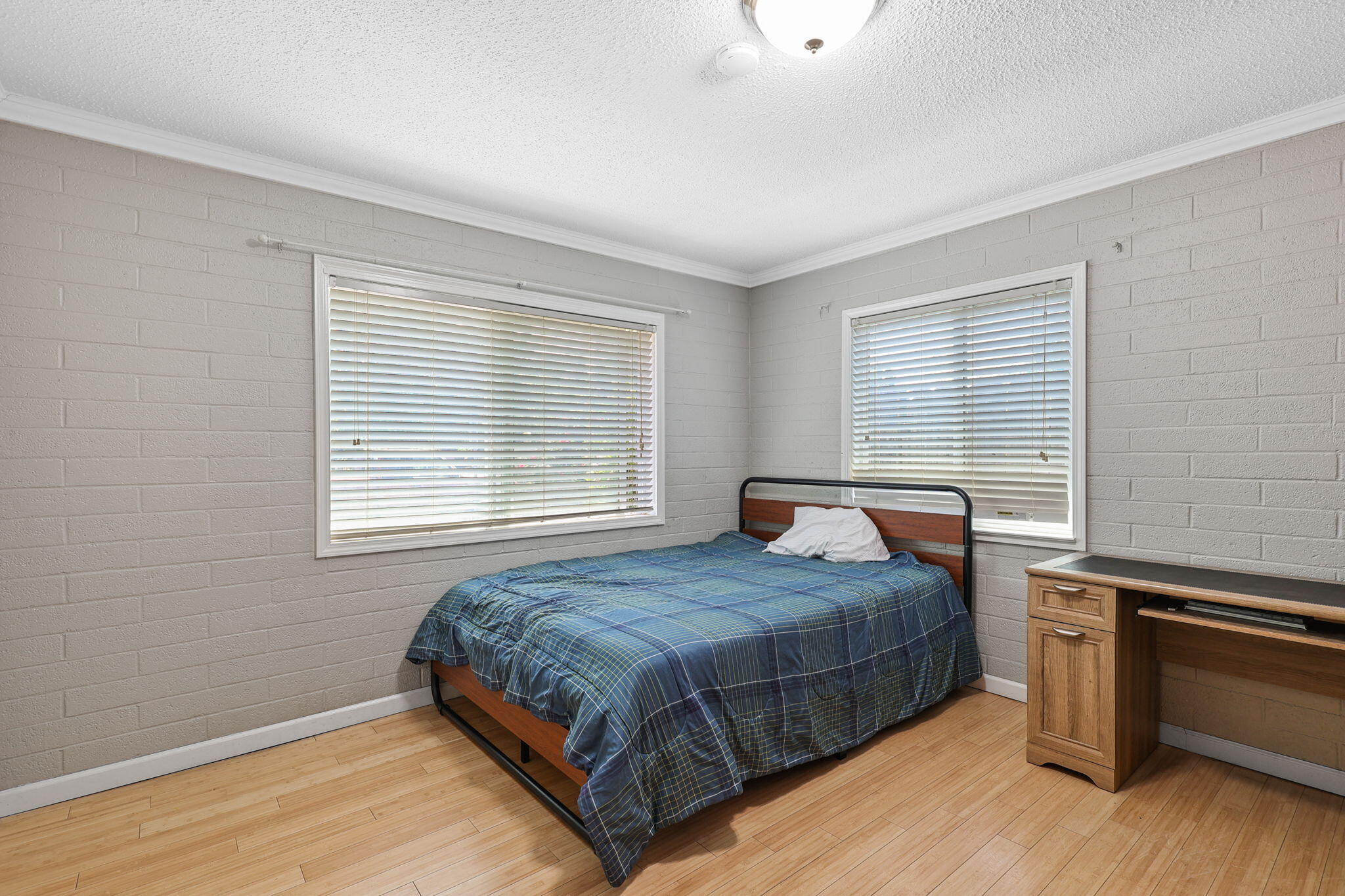 6842 Riverside Drive Redding, CA 96001 - Photo 12 of 33 6-web-or-mls-LZ0A0040
