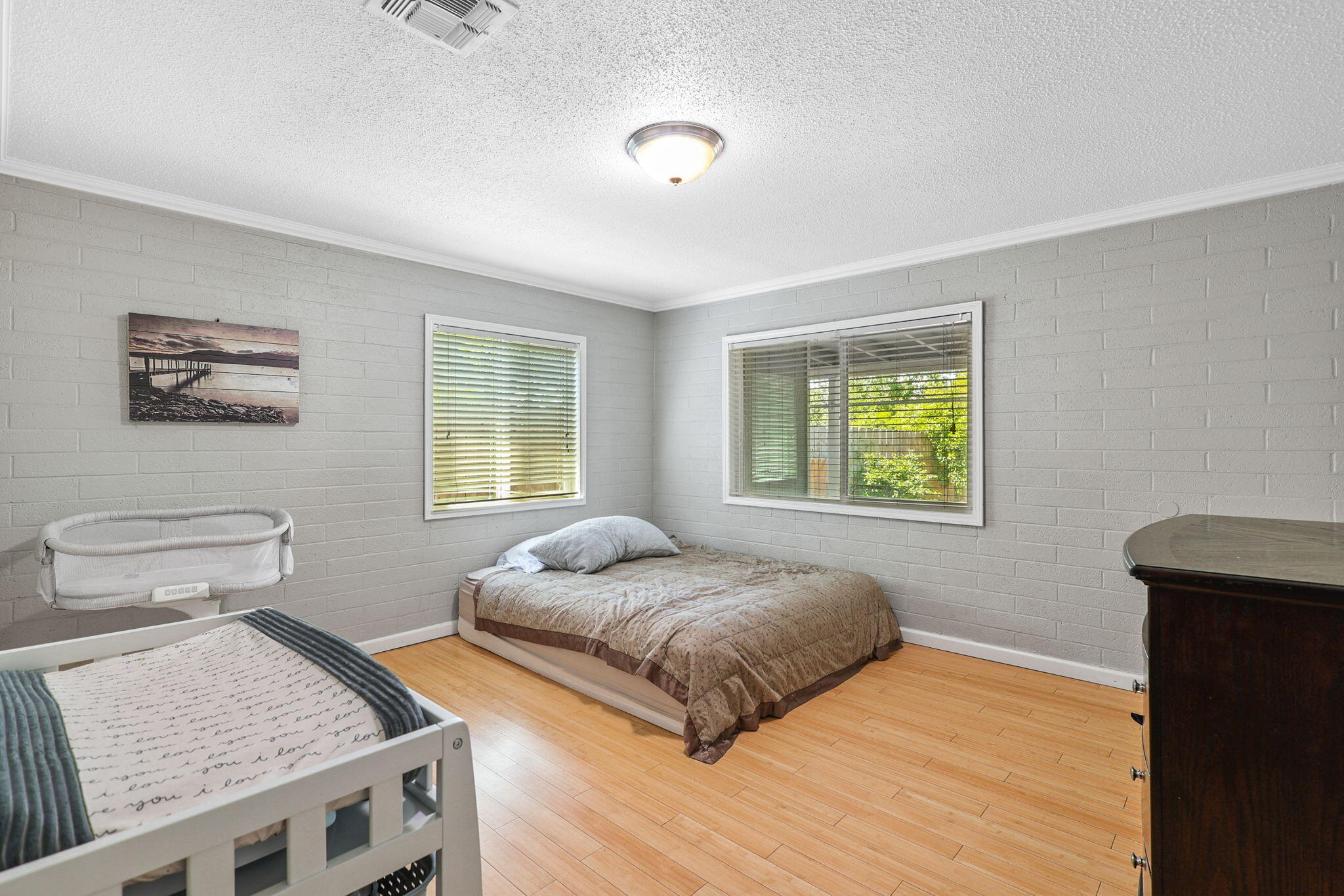 6842 Riverside Drive Redding, CA 96001 - Photo 14 of 33 2-web-or-mls-LZ0A0005
