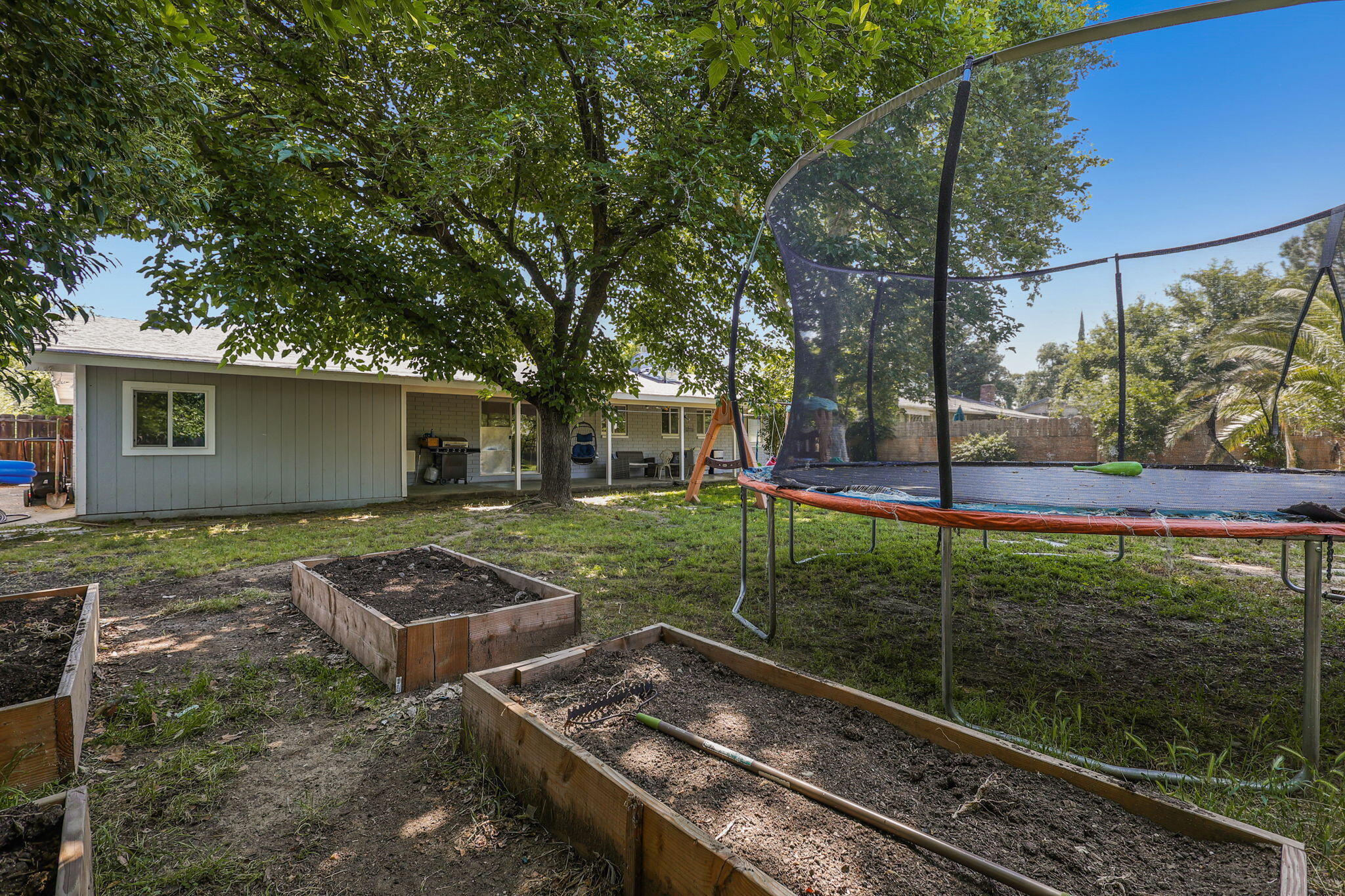 6842 Riverside Drive Redding, CA 96001 - Photo 25 of 33 33-web-or-mls-LZ0A0219