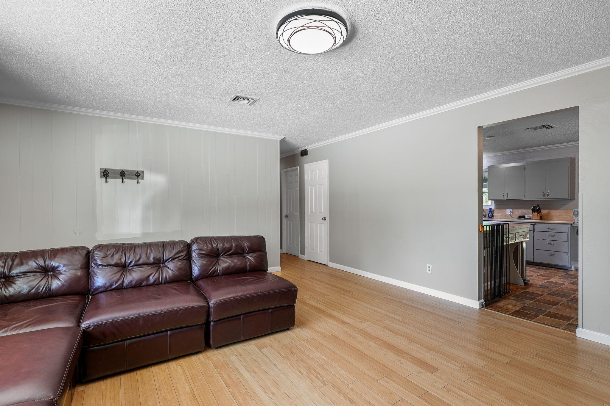 6842 Riverside Drive Redding, CA 96001 - Photo 3 of 33 14-web-or-mls-LZ0A0105