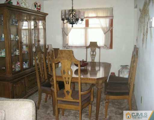 28 Montrose Road Somerset, NJ 08873 - Photo 3 of 7 Gallery Image 3