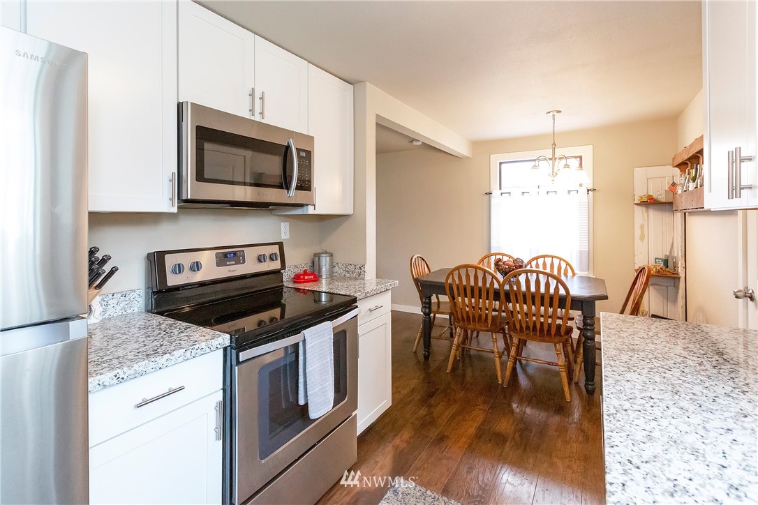1111 Dibb Street Bremerton, WA 98310 - Photo 3 of 14 Gallery Image 3