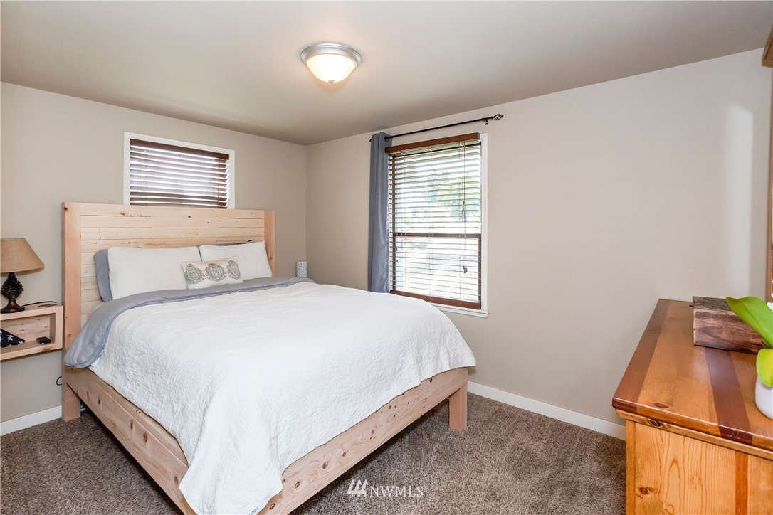 1111 Dibb Street Bremerton, WA 98310 - Photo 6 of 14 Gallery Image 6