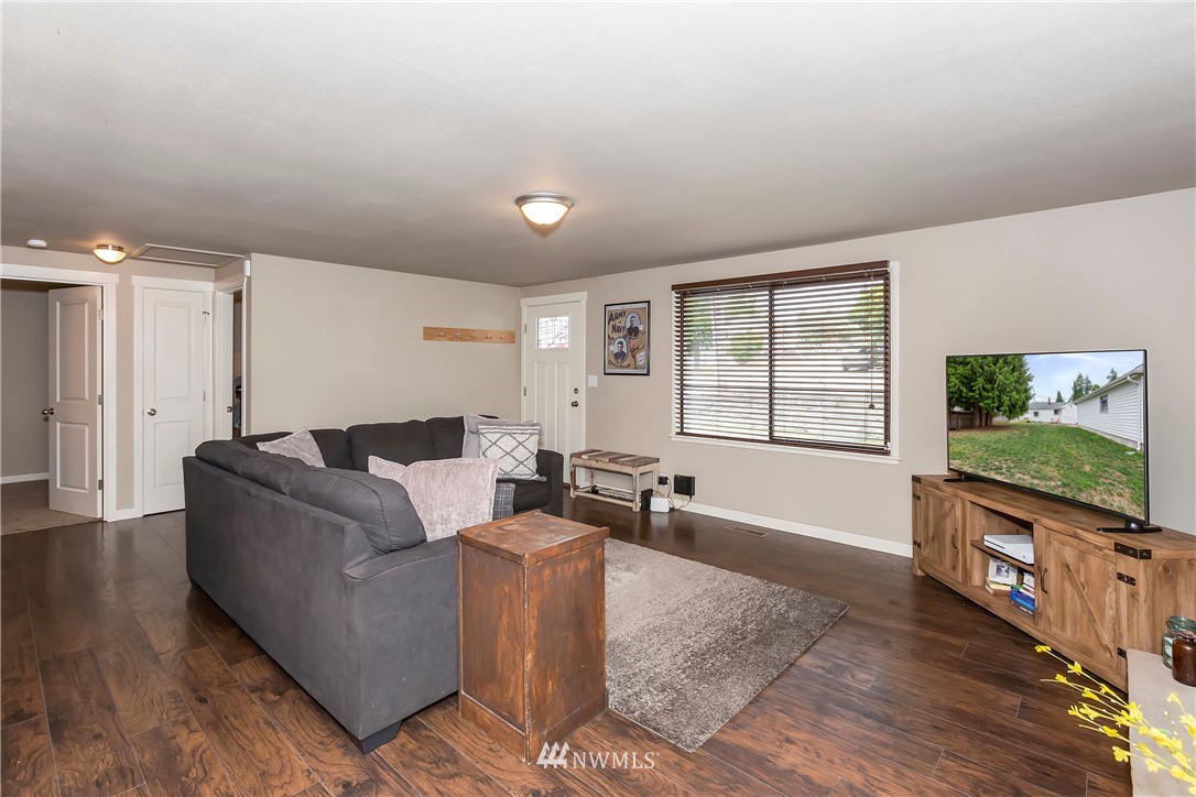1111 Dibb Street Bremerton, WA 98310 - Photo 10 of 14 Gallery Image 10