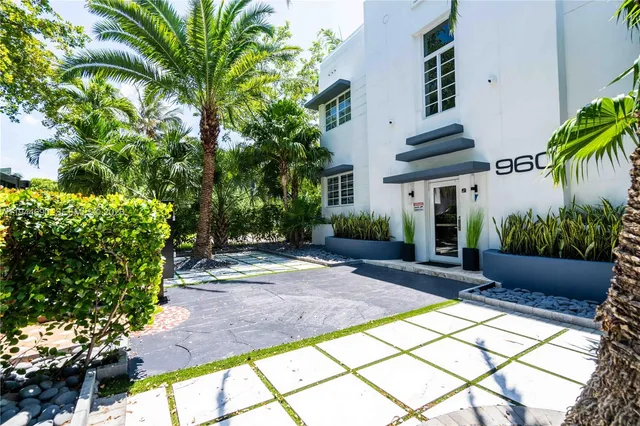 $2,750 | 960 Jefferson Avenue, Unit 102, Miami Beach, FL 33139