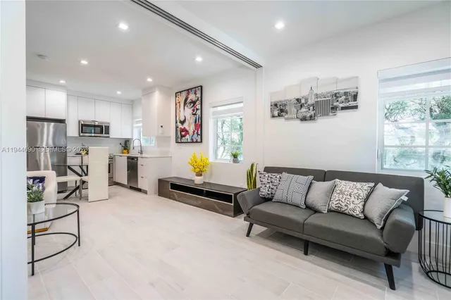 $2,750 | 960 Jefferson Avenue, Unit 102, Miami Beach, FL 33139