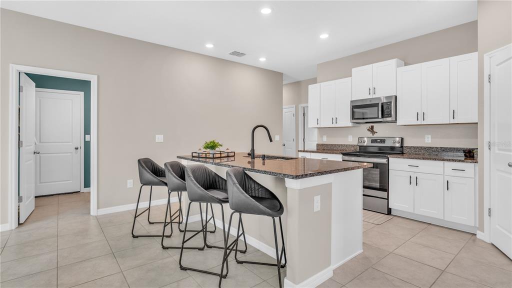 1841 Crinkle Leaf Court Ruskin, FL 33570 - Photo 14 of 35