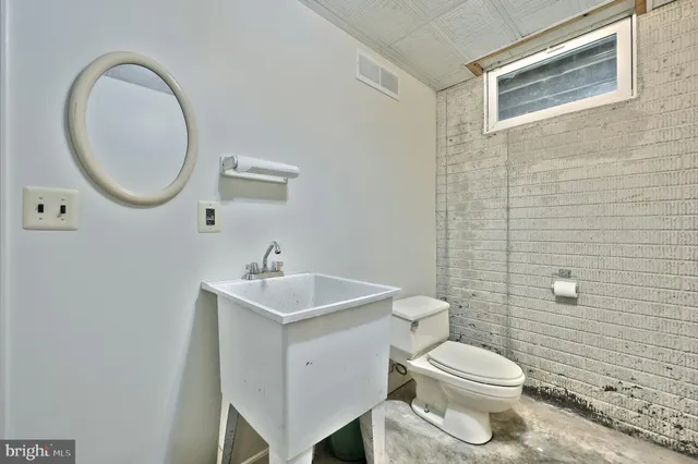 $969,000 | 61 West McKinley Road, Delta, PA 17314