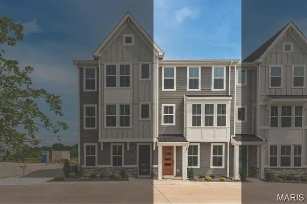 $568,900 | 8928 Gateway Circle, Unit 41802, Richmond Heights, MO 63144