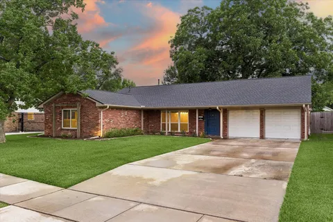 $545,000 | 2910 Freshmeadows Drive, Houston, TX 77063
