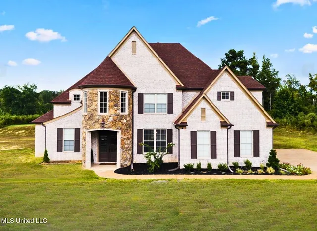 $454,000 | 356 Poplar Lane, Holly Springs, MS 38635