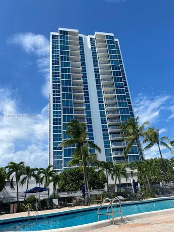 $3,300 | 2655 Collins Avenue, Unit 1003, Miami Beach, FL 33140