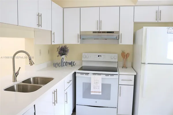 $2,150 | 401 Gardens Drive, Unit 103, Pompano Beach, FL 33069