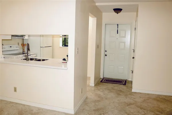 $2,150 | 401 Gardens Drive, Unit 103, Pompano Beach, FL 33069