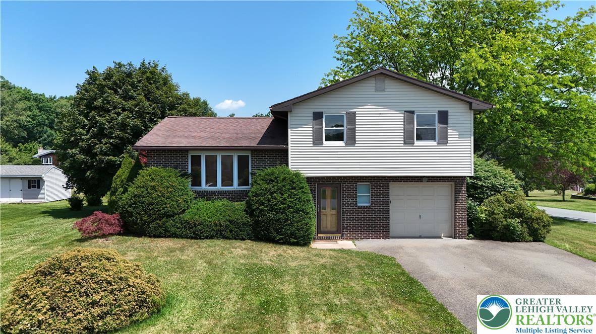 21 Will Barnesville, PA 18214 - Photo 1 of 23 A well-maintained facade with neat landscaping and a practical driveway.