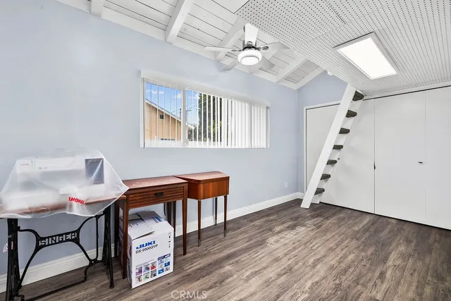 a view of a livingroom with furniture