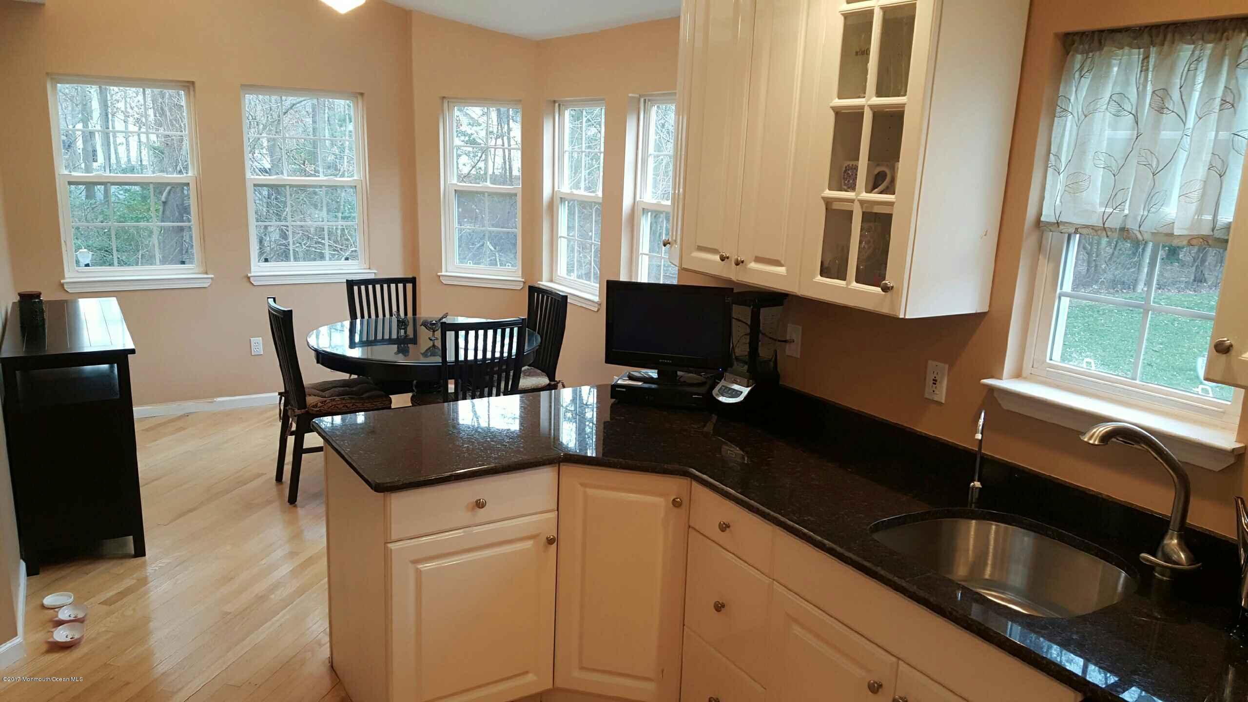 426 Burke Road Jackson, NJ 08527 - Photo 6 of 24 Kitchen