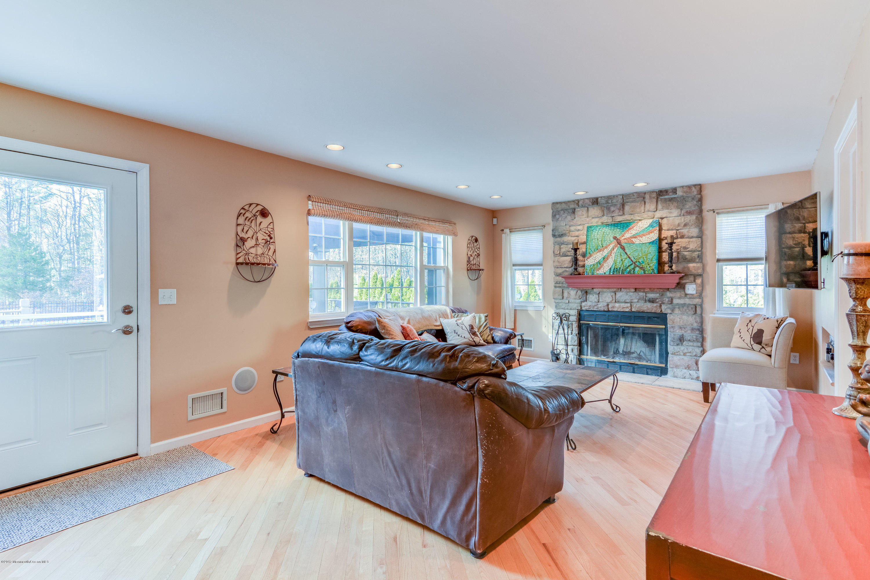 426 Burke Road Jackson, NJ 08527 - Photo 9 of 24 Family_Room