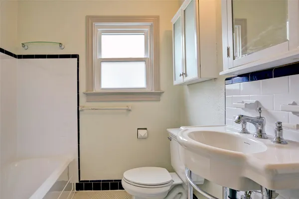 $2,500 | 2324 Goldsmith Street, Unit B, Houston, TX 77030