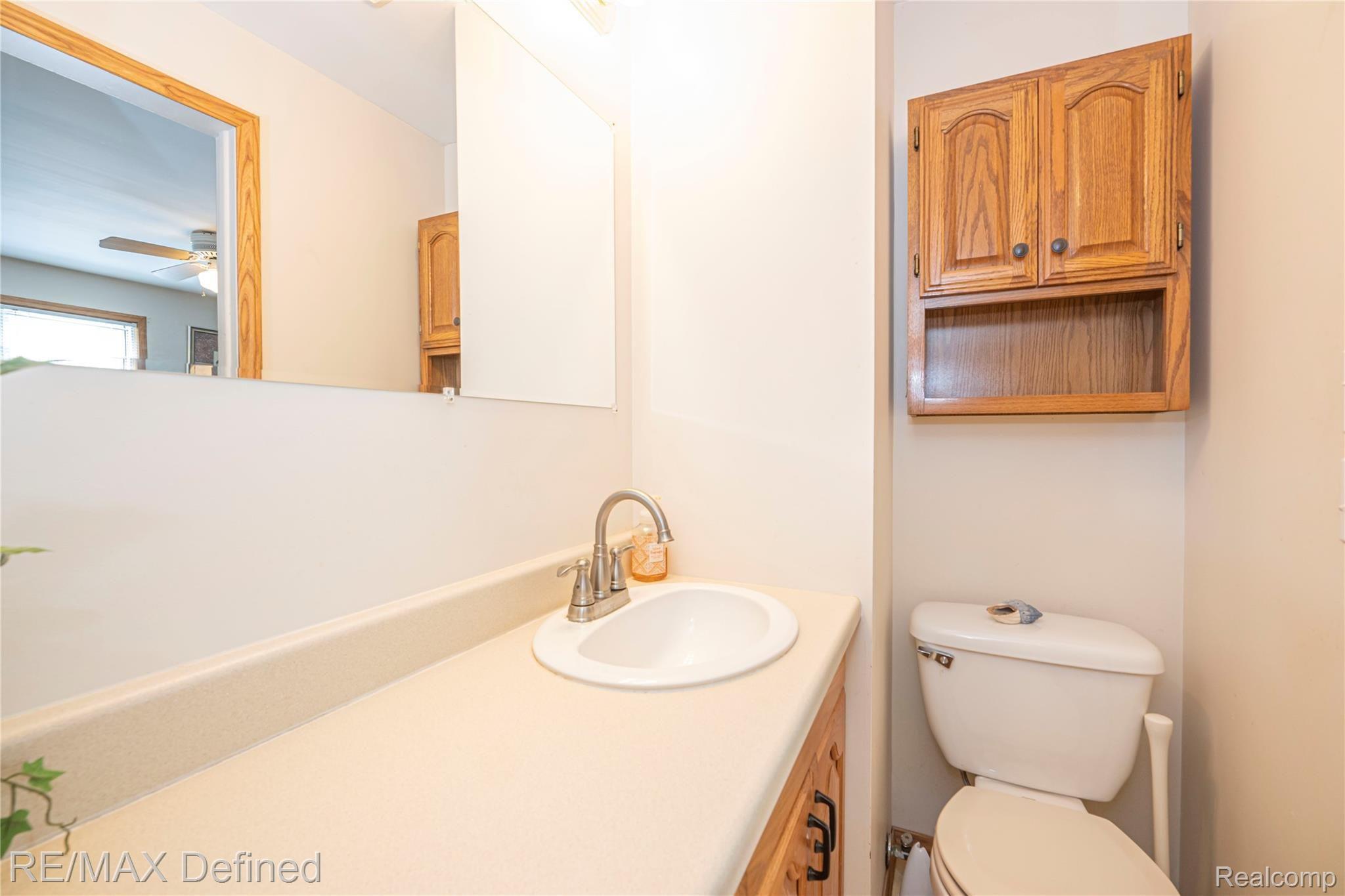 2583 Harrison Avenue Rochester, MI 48307 - Photo 17 of 31 Bathroom.1