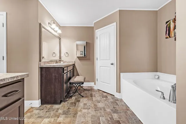 $379,999 | 2544 Madeline Lane, Southaven, MS 38672