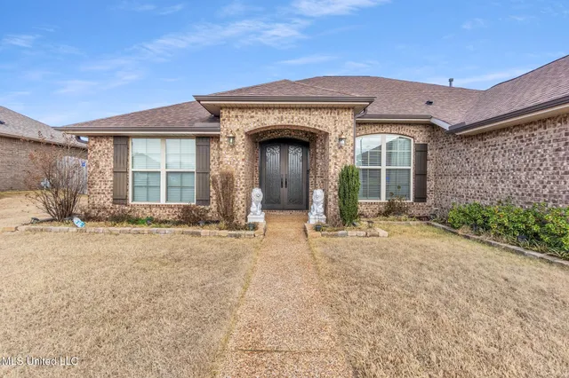 $379,999 | 2544 Madeline Lane, Southaven, MS 38672