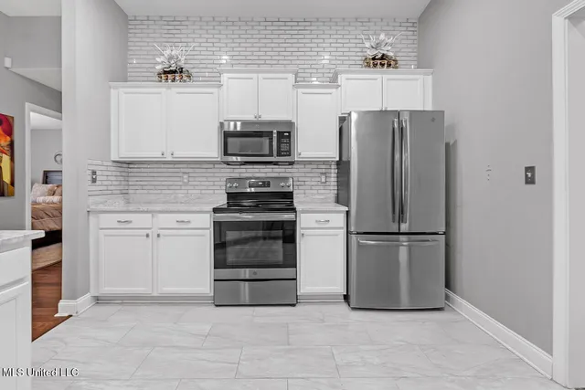 $379,999 | 2544 Madeline Lane, Southaven, MS 38672