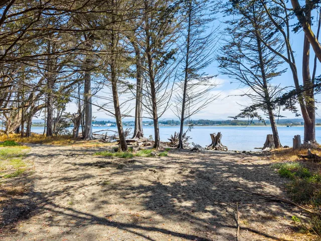 $1,575,000 | 865 New Navy Base Road, Samoa, CA 95564