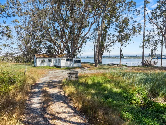 $1,575,000 | 865 New Navy Base Road, Samoa, CA 95564